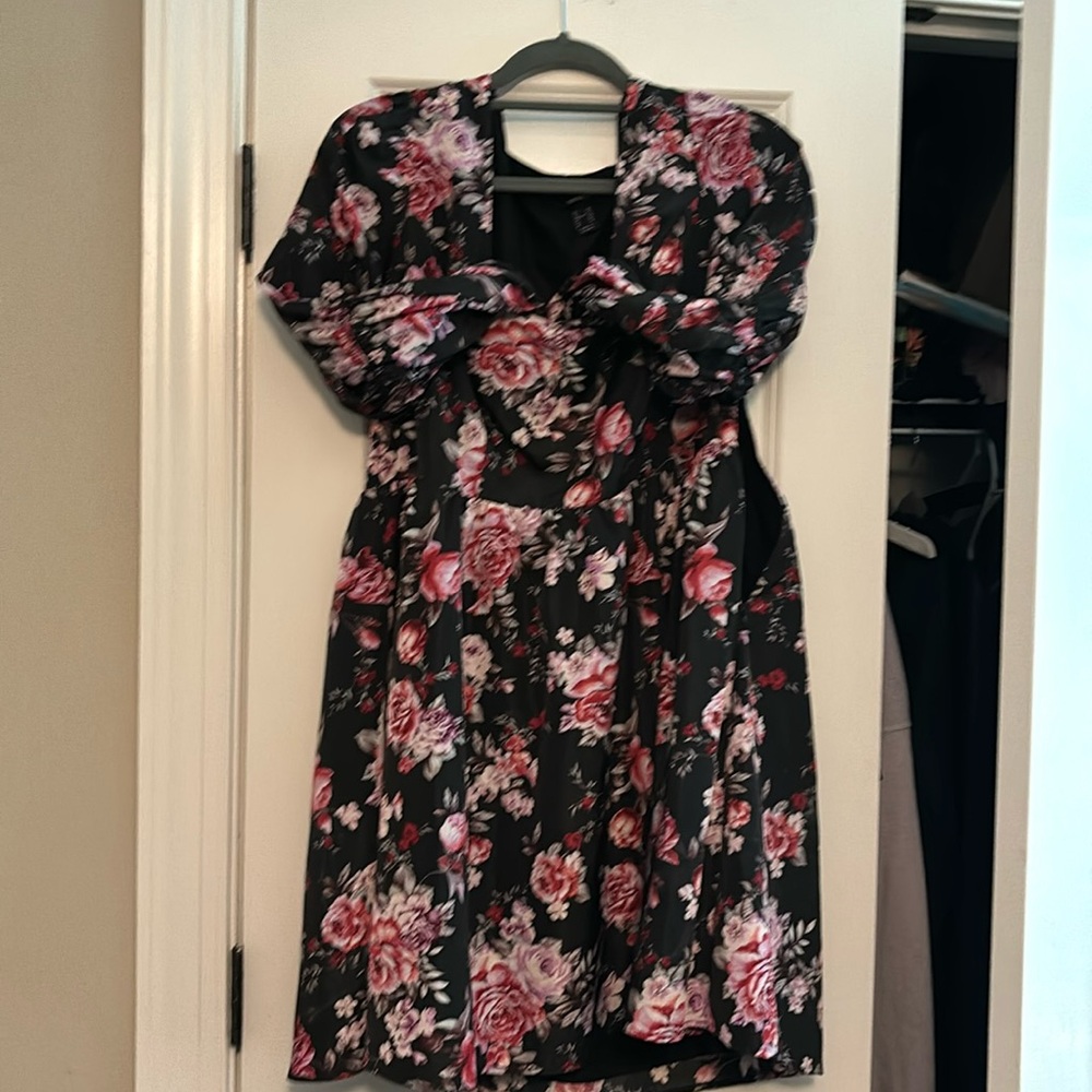Forever21 dress. 2/20$